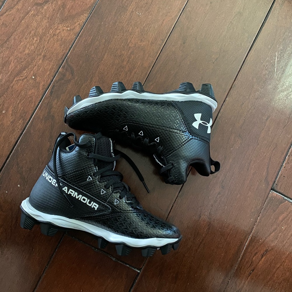 Under armour hightop cleats